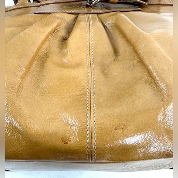 Coach Gallery F13761 Golden Tan Patent Leather Medium Shoulder Bag Turn Locks - Picture 10 of 12